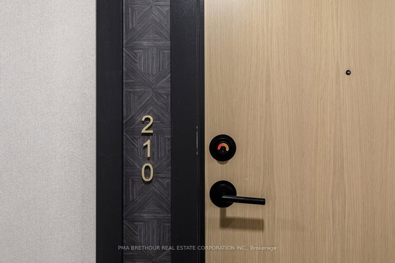 210 - 31 Huron St, Collingwood, L9Y 5T7 | Image 2