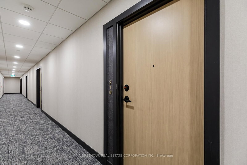 210 - 31 Huron St, Collingwood, L9Y 5T7 | Image 3