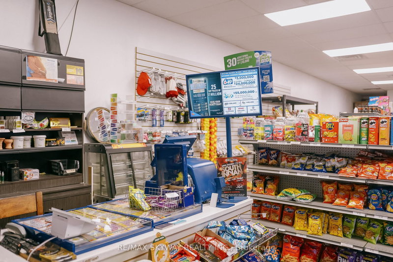 4 - 221 Cundles Rd E, Barrie, L4M 6L5 | Image 3