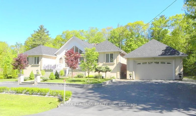 43 Staglir Dr, Tiny, L9M 0H2 | Image 2