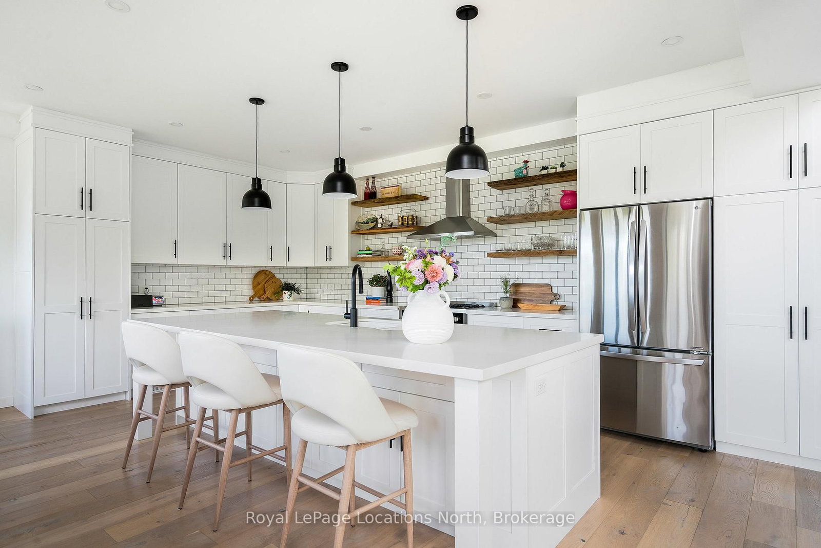 Detached House for sale at 49 Stanley Street, Collingwood, Ontario, L9Y 0G7 - Collingwood - MLS: S12653048