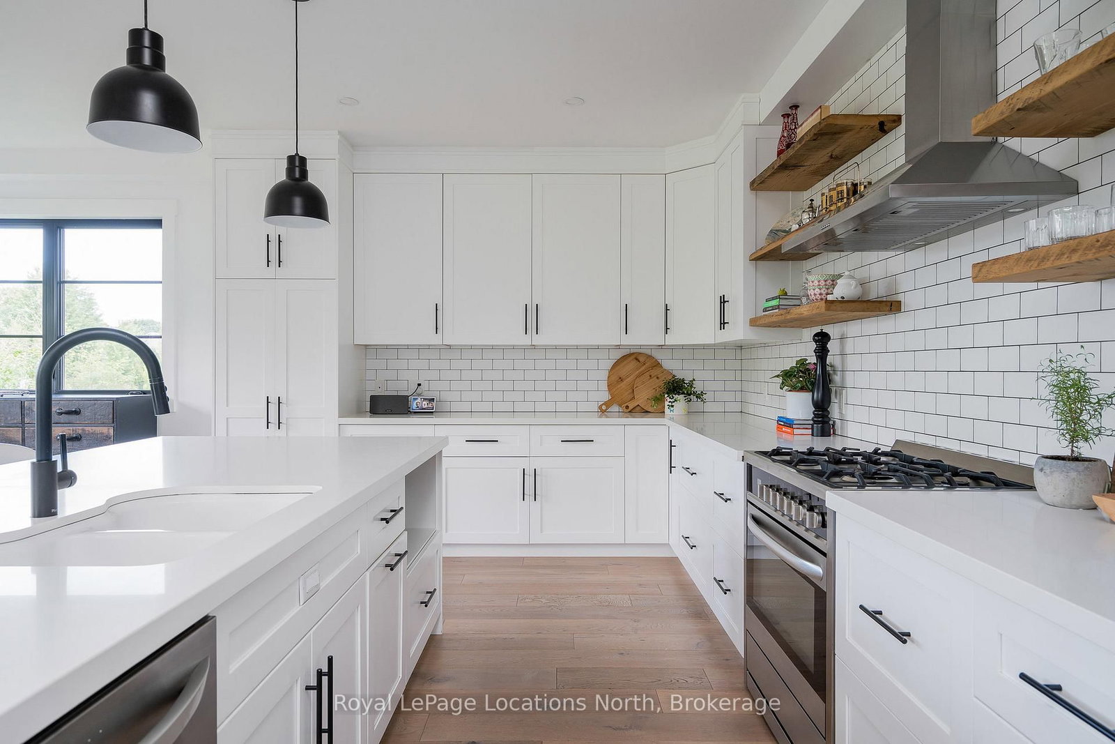 Detached House for sale at 49 Stanley Street, Collingwood, Ontario, L9Y 0G7 - Collingwood - MLS: S12653048