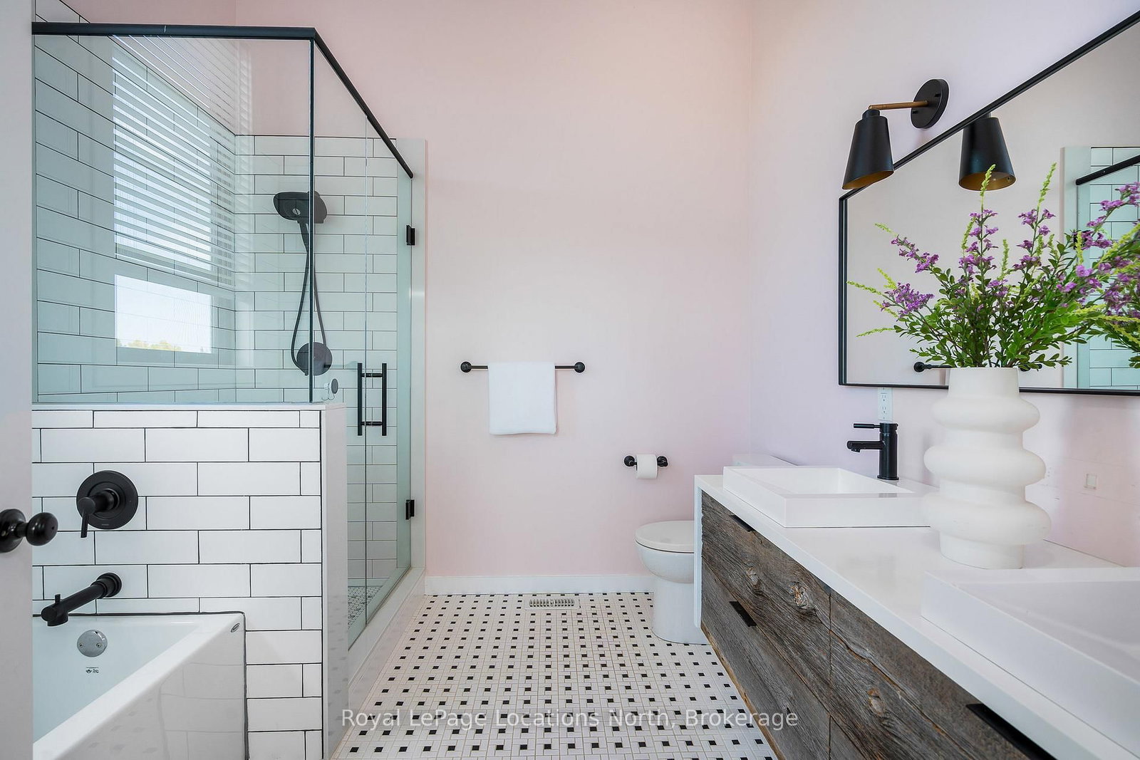 Detached House for sale at 49 Stanley Street, Collingwood, Ontario, L9Y 0G7 - Collingwood - MLS: S12653048