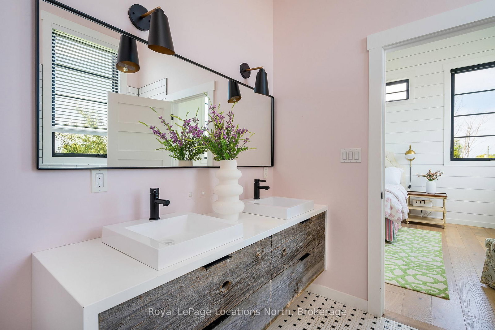 Detached House for sale at 49 Stanley Street, Collingwood, Ontario, L9Y 0G7 - Collingwood - MLS: S12653048