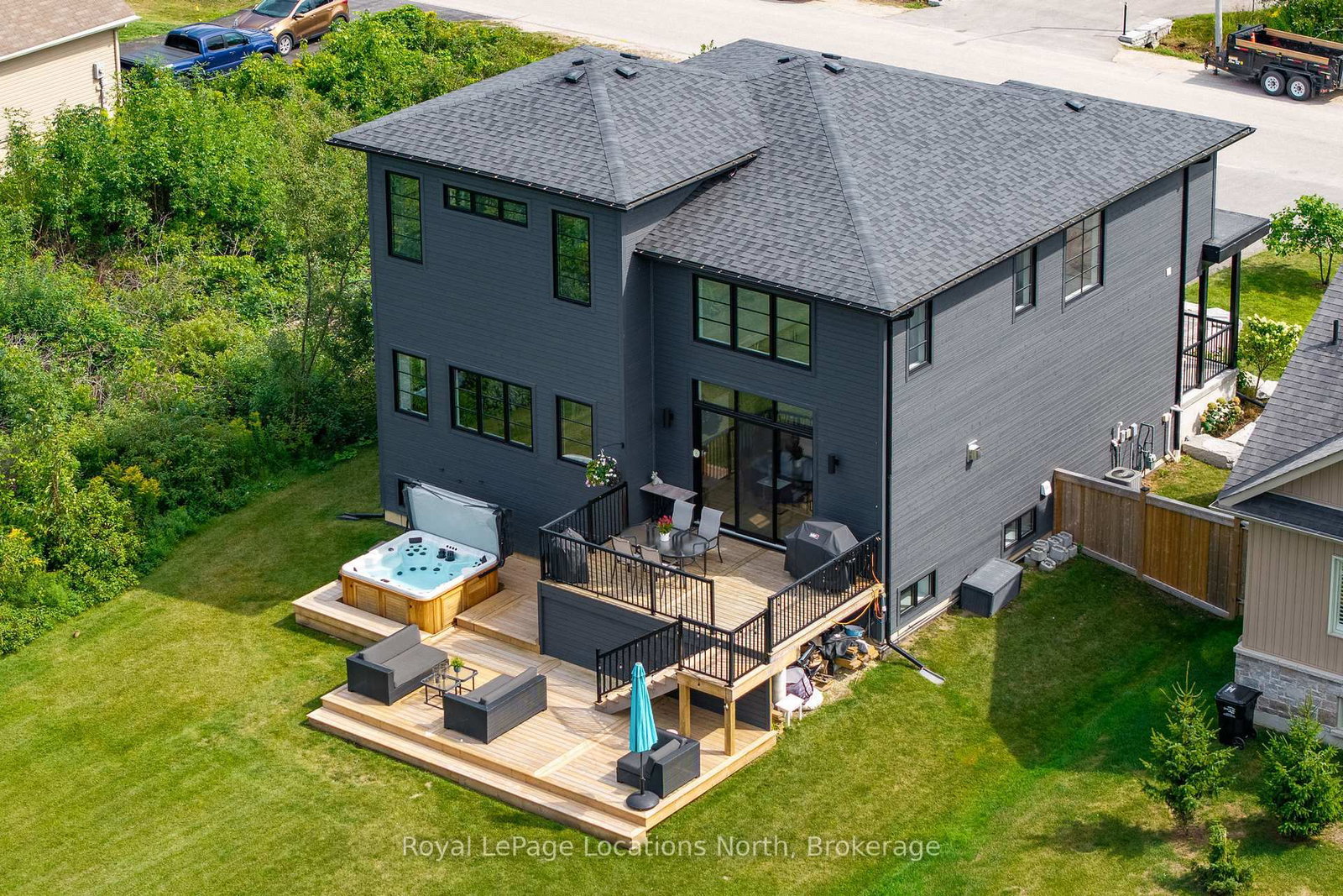 Detached House for sale at 49 Stanley Street, Collingwood, Ontario, L9Y 0G7 - Collingwood - MLS: S12653048