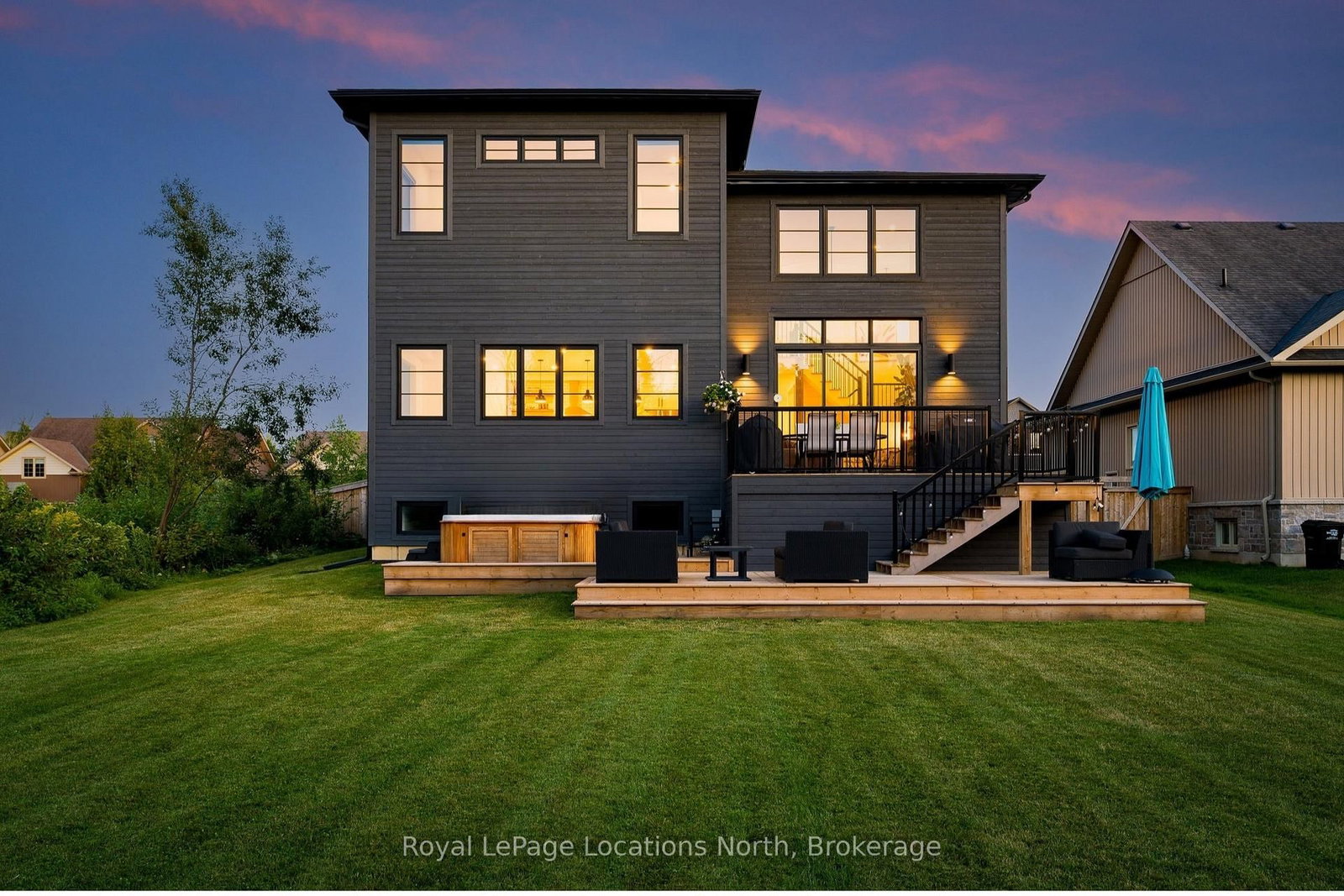 Detached House for sale at 49 Stanley Street, Collingwood, Ontario, L9Y 0G7 - Collingwood - MLS: S12653048