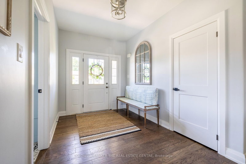 19 Cheslock Cres, Oro-Medonte, L3V 8N8 | Image 3