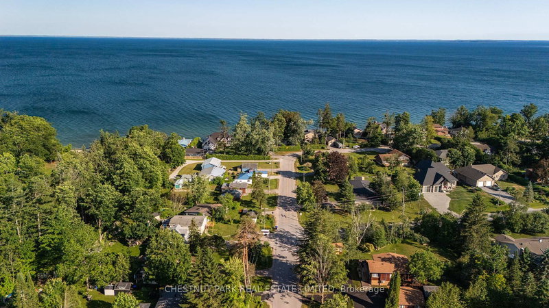 home for sale on 47 Lakeshore Road W
