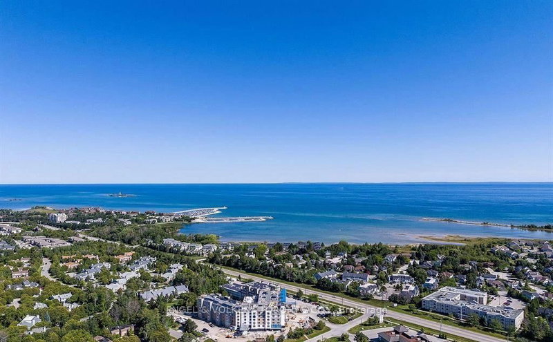 327 - 4 Kimberly Lane E, Collingwood, L9Y 5T6 | Image 2