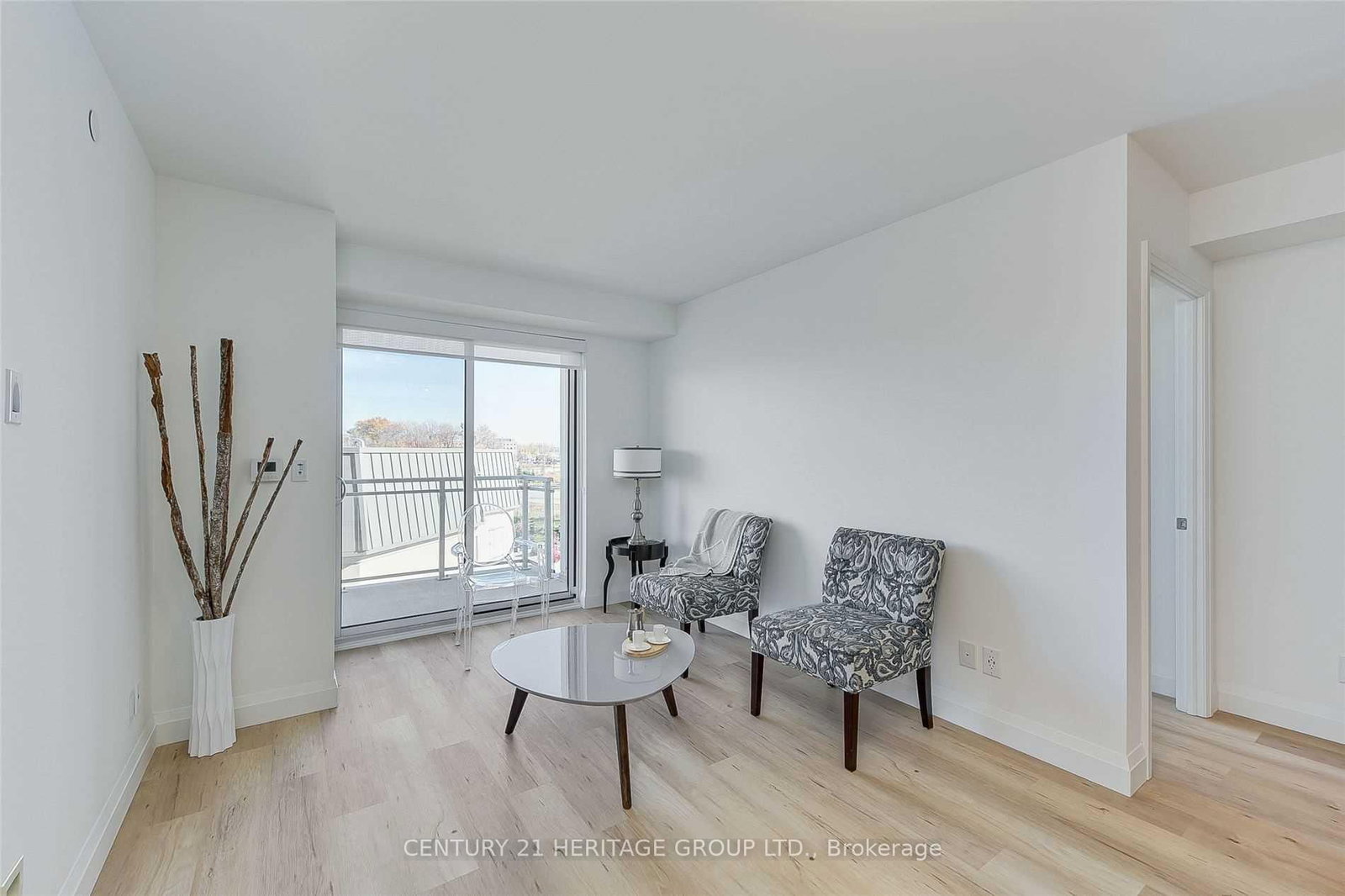 Condo for sale at 808-58 Lakeside Terrace, Barrie, Ontario, L4M 0L5 - Little Lake - MLS: S12667938