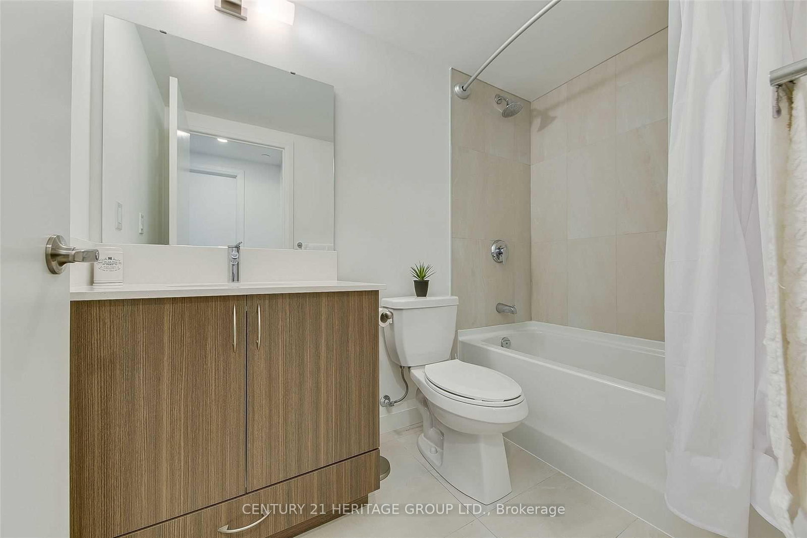 Condo for sale at 808-58 Lakeside Terrace, Barrie, Ontario, L4M 0L5 - Little Lake - MLS: S12667938