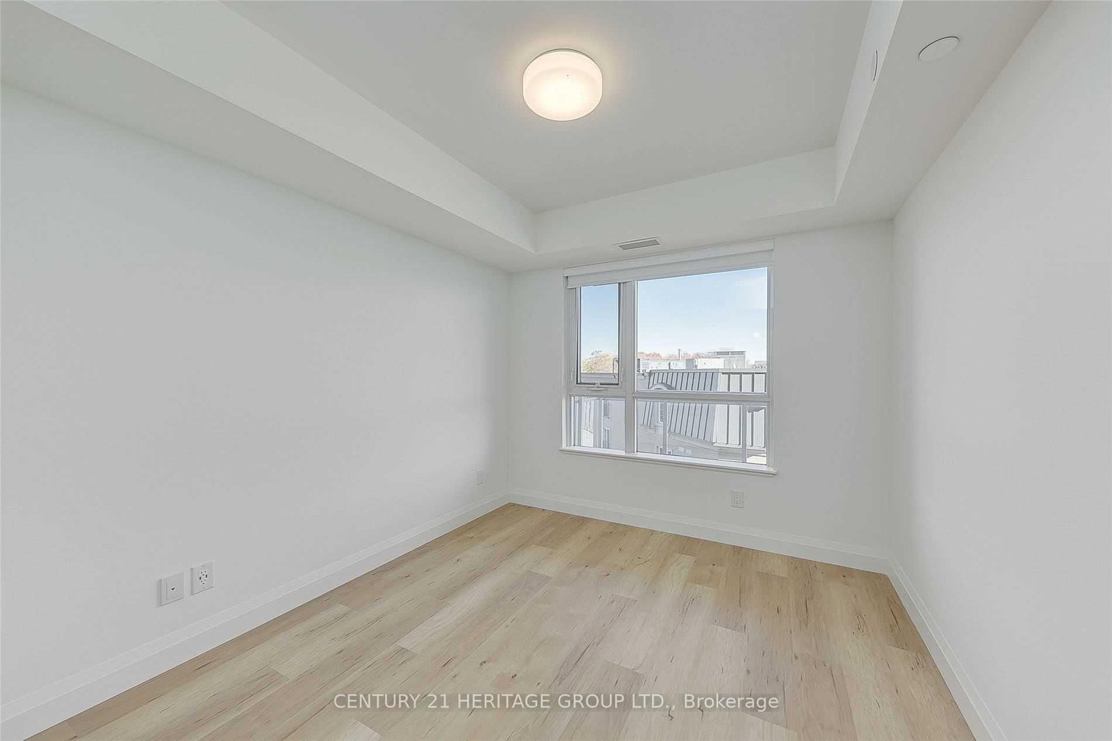 Condo for sale at 808-58 Lakeside Terrace, Barrie, Ontario, L4M 0L5 - Little Lake - MLS: S12667938