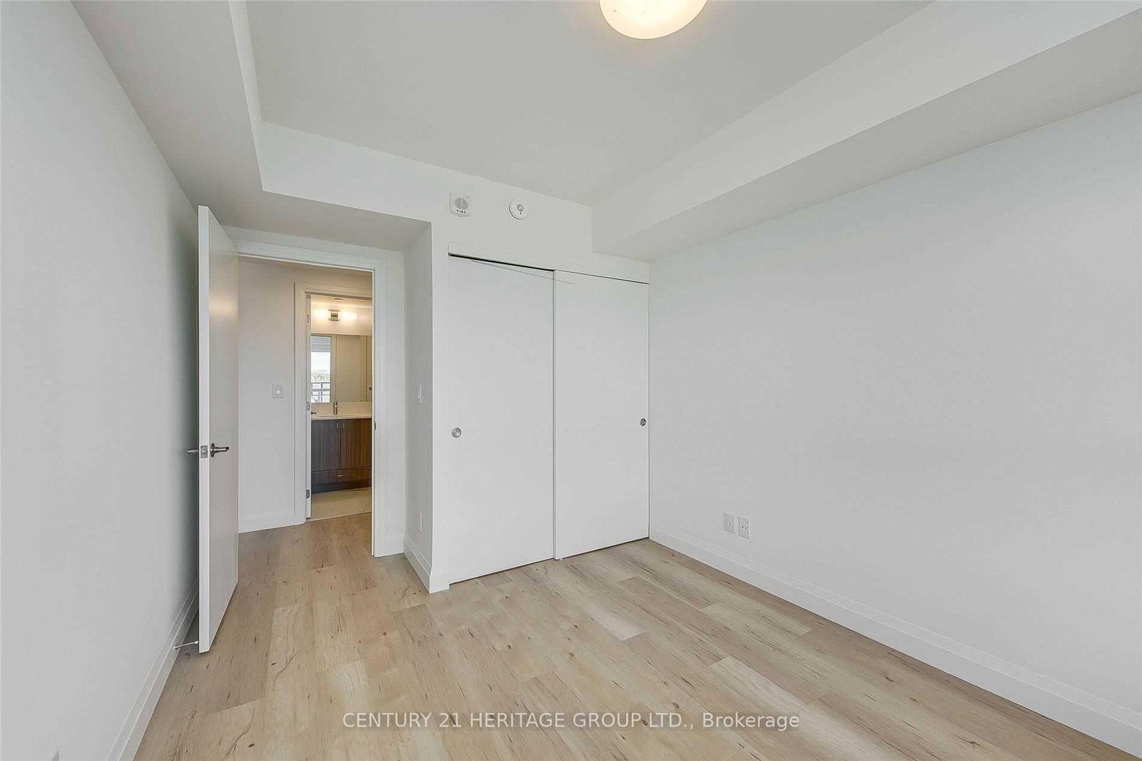 Condo for sale at 808-58 Lakeside Terrace, Barrie, Ontario, L4M 0L5 - Little Lake - MLS: S12667938