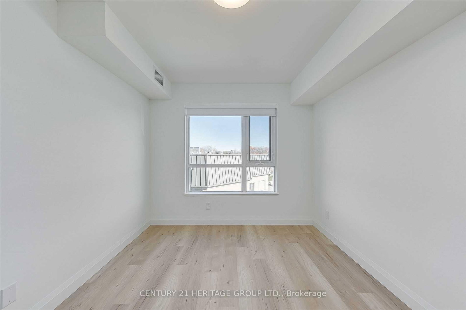 Condo for sale at 808-58 Lakeside Terrace, Barrie, Ontario, L4M 0L5 - Little Lake - MLS: S12667938