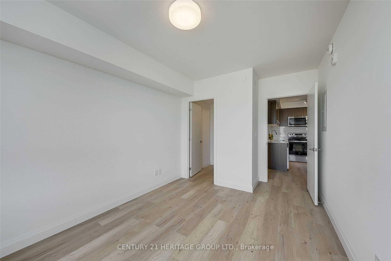 Condo for sale at 808-58 Lakeside Terrace, Barrie, Ontario, L4M 0L5 - Little Lake - MLS: S12667938