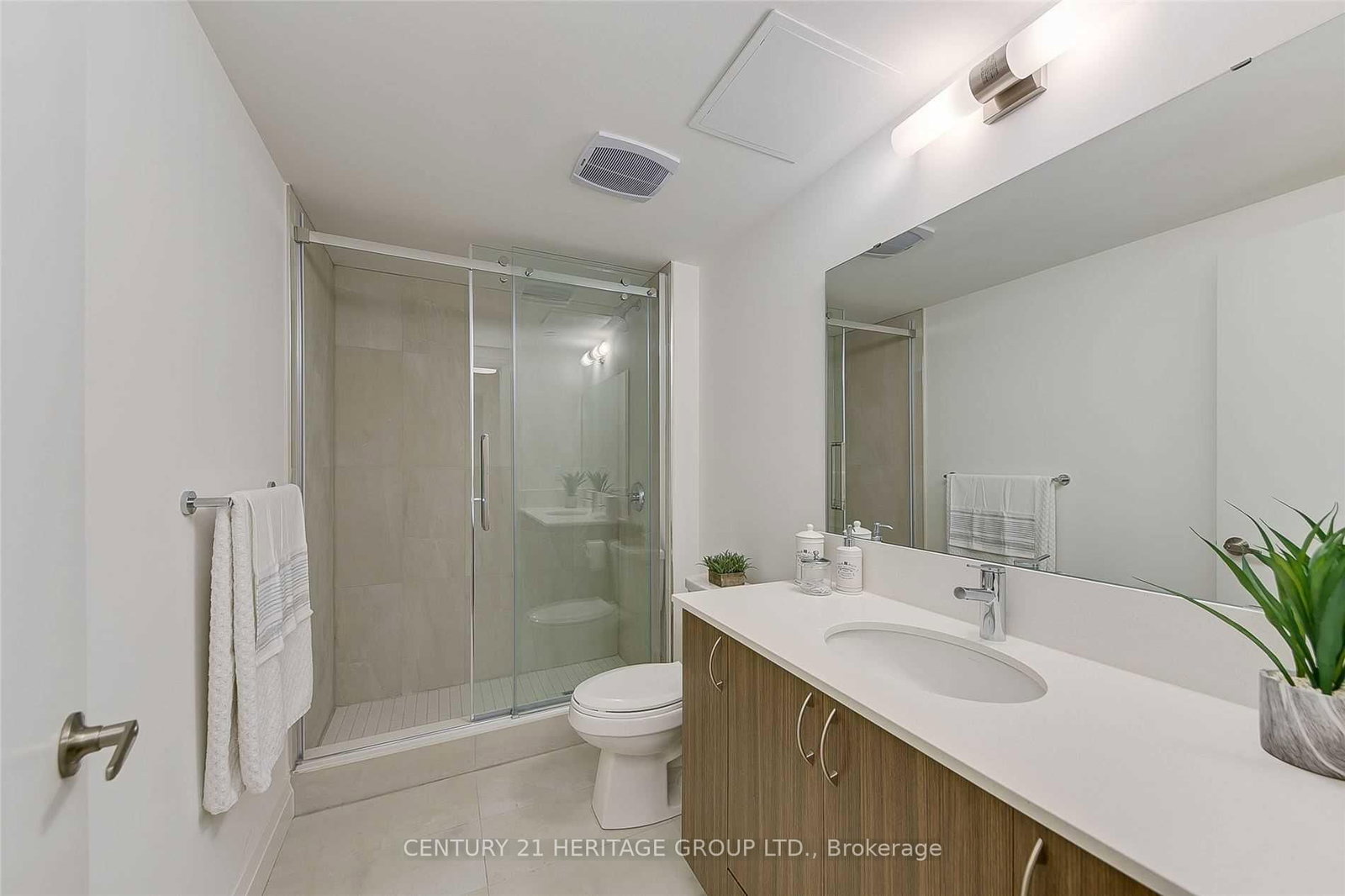 Condo for sale at 808-58 Lakeside Terrace, Barrie, Ontario, L4M 0L5 - Little Lake - MLS: S12667938