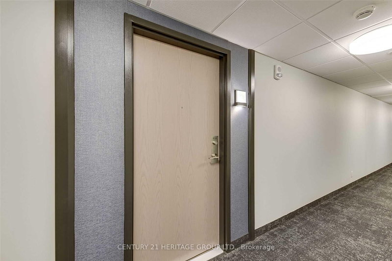 808 - 58 Lakeside Terr, Barrie, L4M 0L5 | Image 3