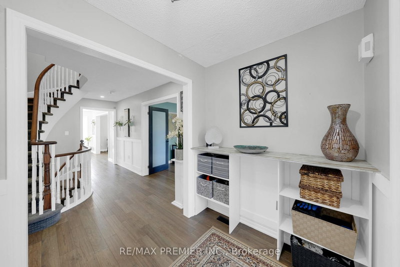 61 Barwick Dr, Barrie, L4N 6Z5 | Image 3