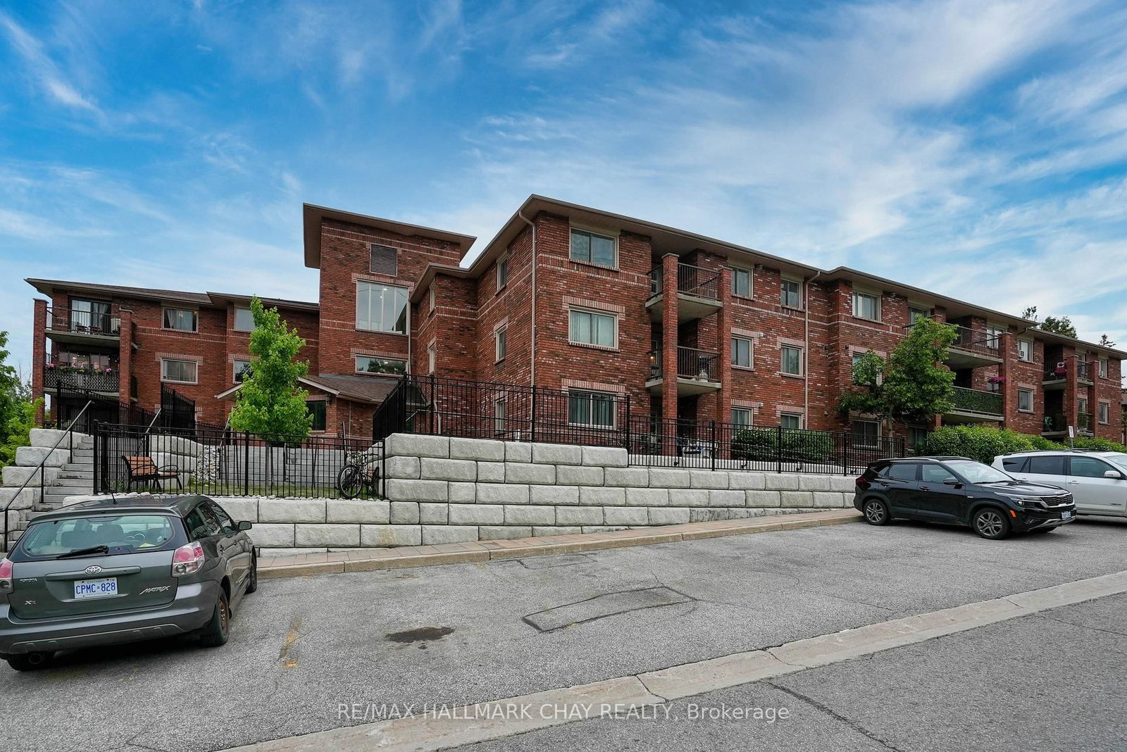 Condo for sale at 106-1 Quail Crescent, Barrie, Ontario, L4N 6W9 - Ardagh - MLS: S12671688