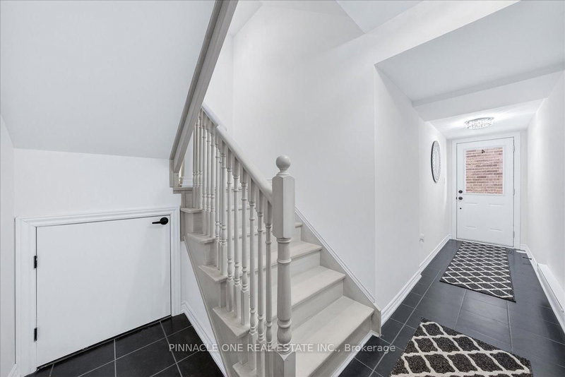 4 - 41 Pumpkin Corner Cres, Barrie, L9J 0C2 | Image 3