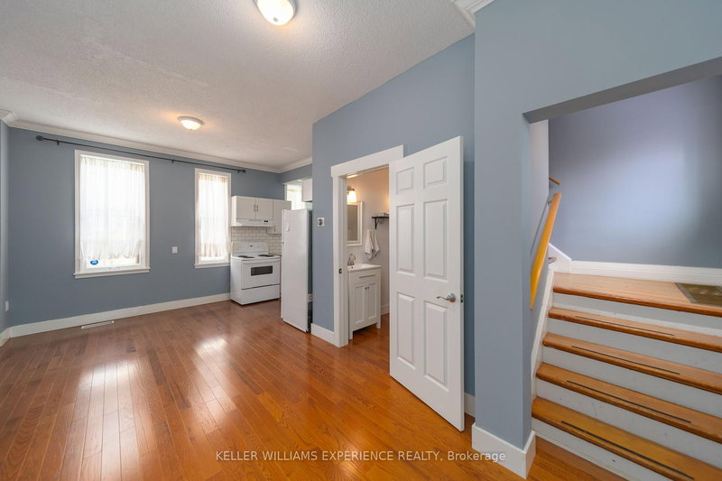 72 High St, Barrie, L4N 1W4 | Image 2