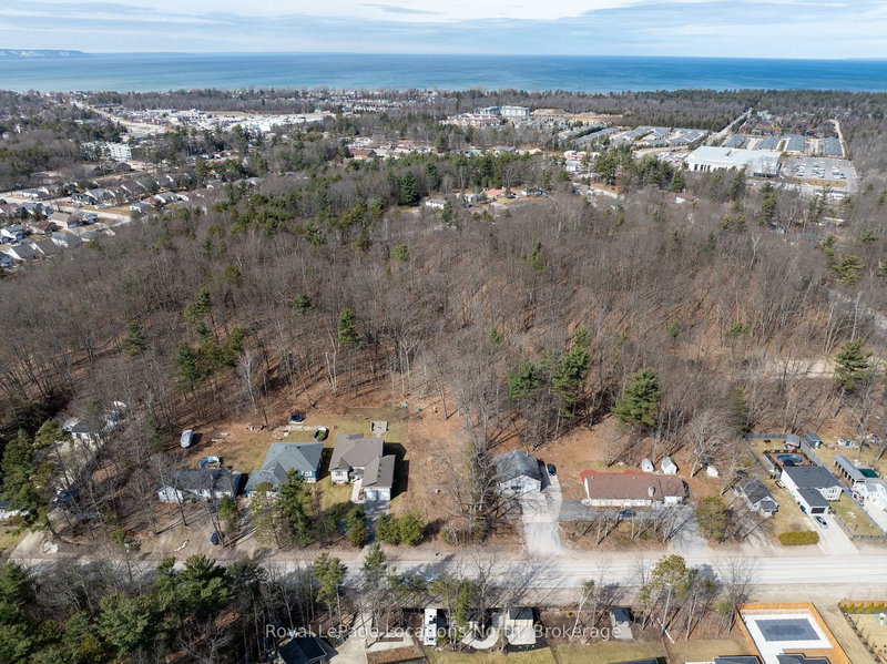 198 Golf Course Rd, Wasaga Beach, L9Z 1S6 | Image 3