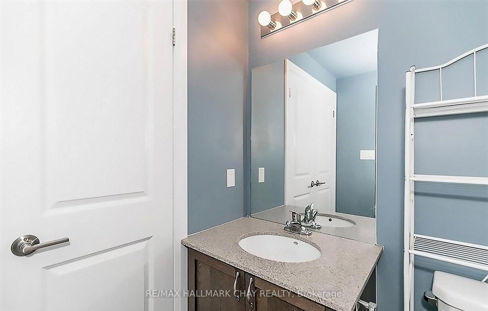 Condo for sale at 302-306 Essa Road, Barrie, Ontario, L9J 0H5 - Ardagh - MLS: S12689170