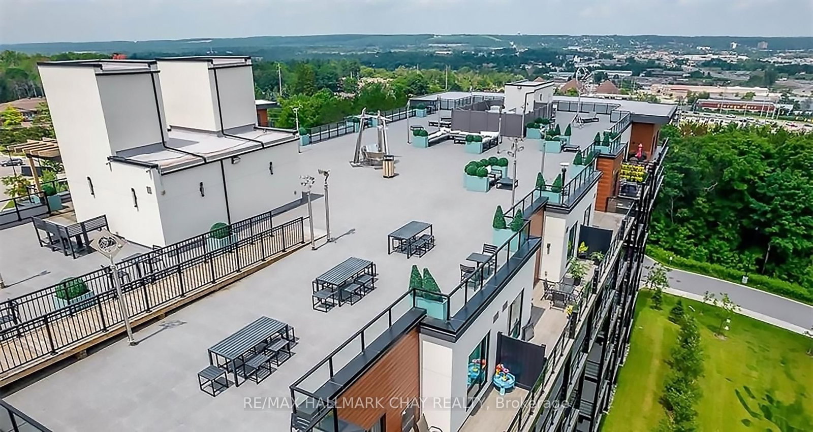 Condo for sale at 302-306 Essa Road, Barrie, Ontario, L9J 0H5 - Ardagh - MLS: S12689170