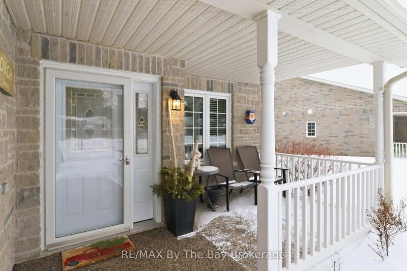 39 Greenway Dr, Wasaga Beach, L9Z 0E6 | Image 2