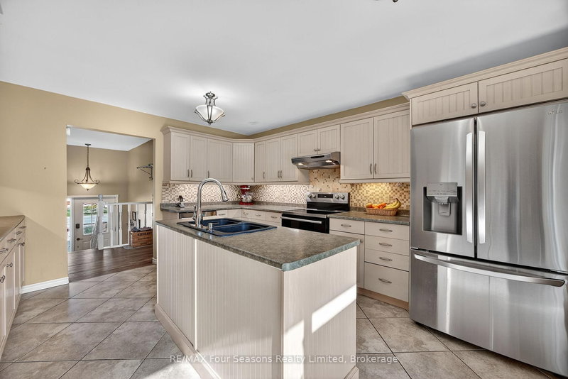 7 Batteaux Rd, Clearview, L0M 1P0 | Image 2