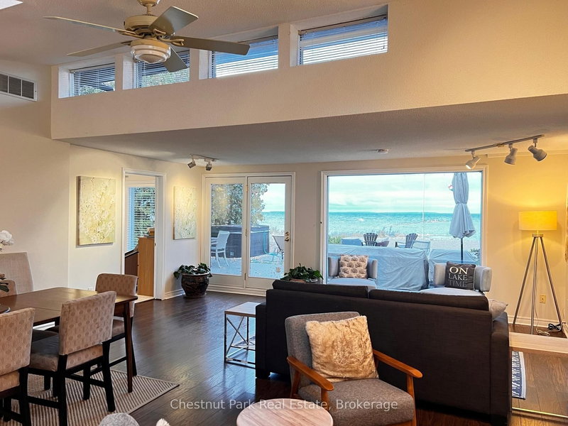 89 Georgian Manor Dr, Collingwood, L9Y 5P4 | Image 2