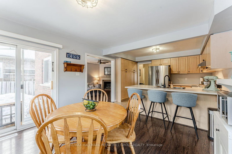 26 Kenwell Cres, Barrie, L4N 0A4 | Image 3