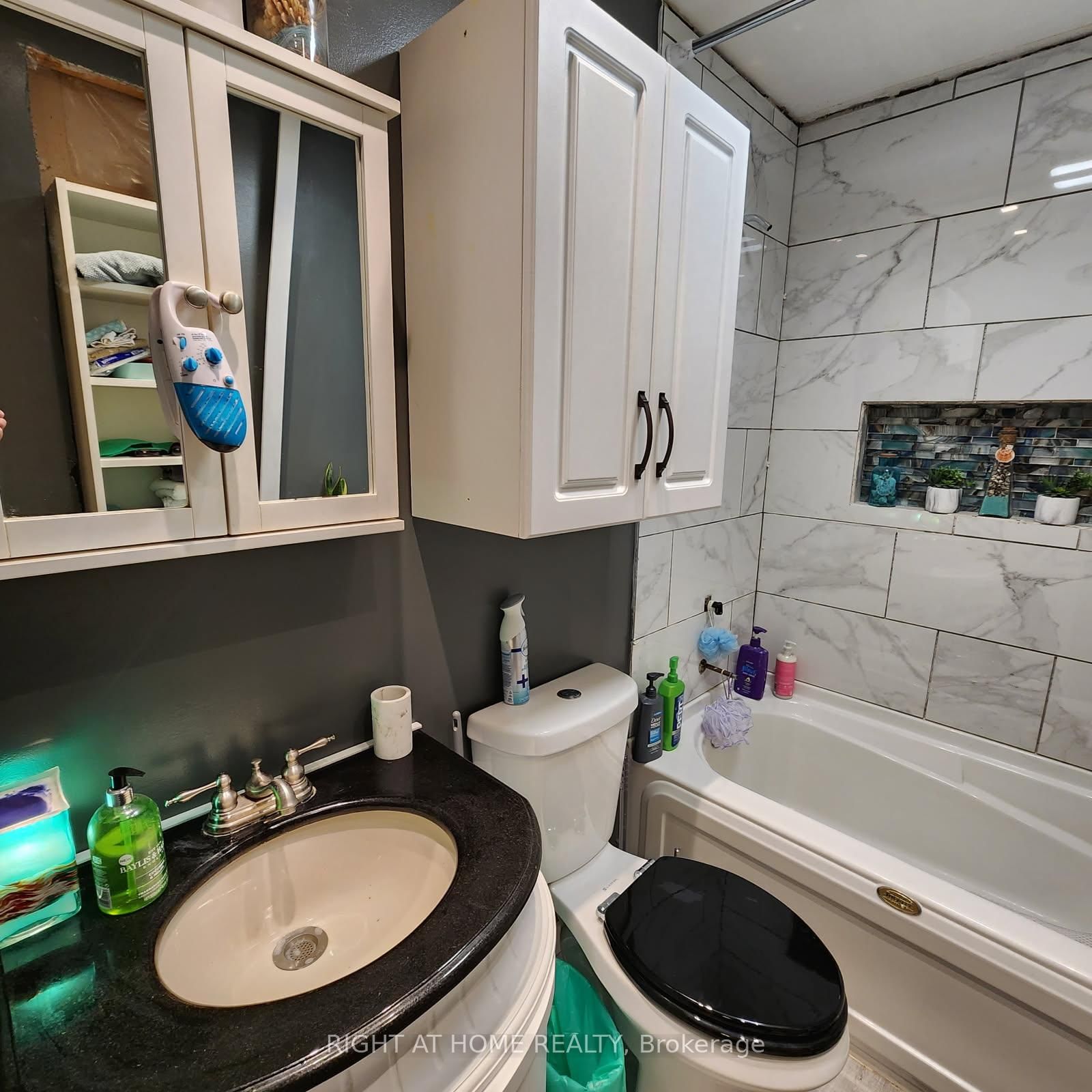 Townhouse for sale at K6-63 Ferris Lane, Barrie, Ontario, L4M 5C4 - Cundles East - MLS: S12696022