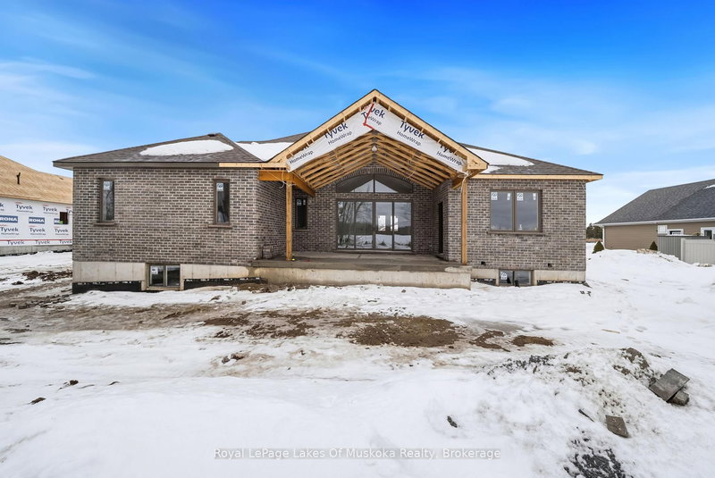 19 Henry Ball Crt, Oro-Medonte, L0K 2G1 | Image 2