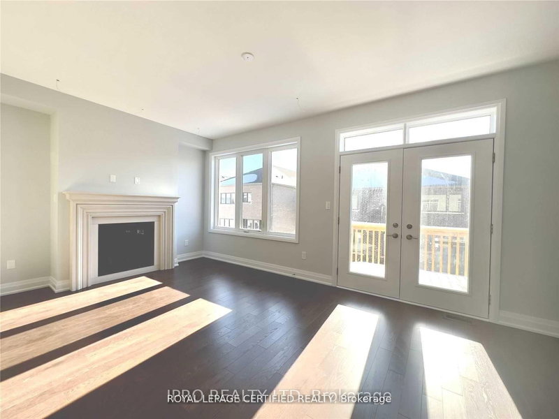 30 Periwinkle Rd W, Springwater, L9X 2C8 | Image 3