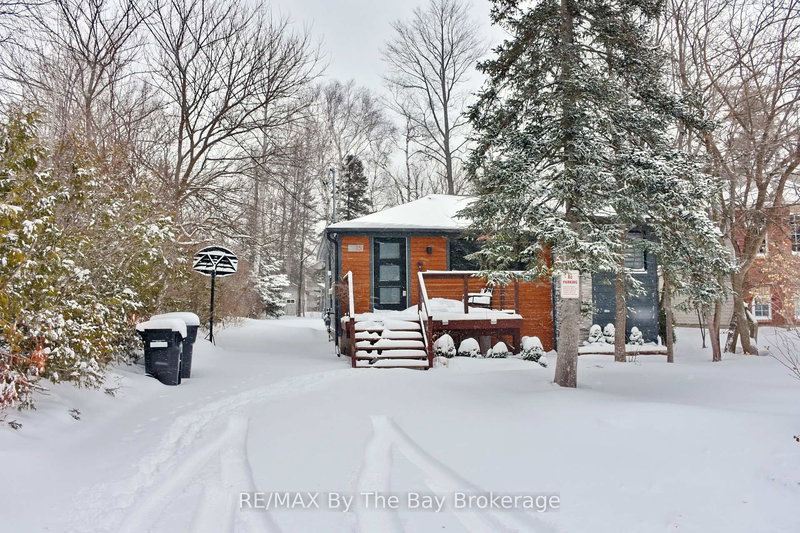 15 61st St S, Wasaga Beach, L9Z 1W1 | Image 3
