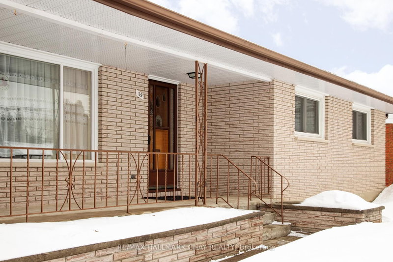 19 Steel St, Barrie, L4M 2E6 | Image 3
