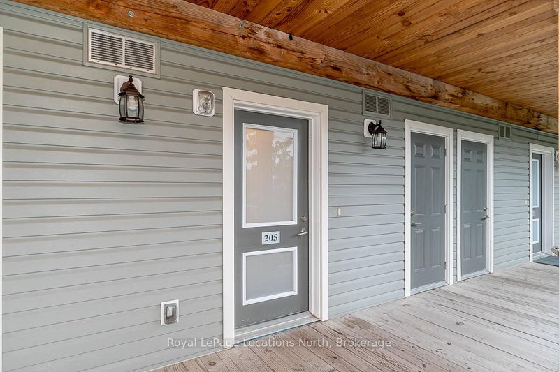 205 - 4 Anchorage Cres, Collingwood, L9Y 0Y6 | Image 2