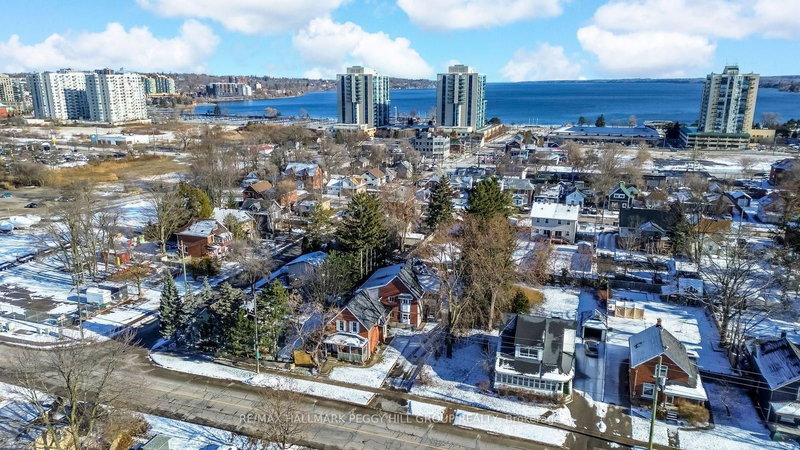 81 Innisfil St, Barrie, L4N 3E3 | Image 2