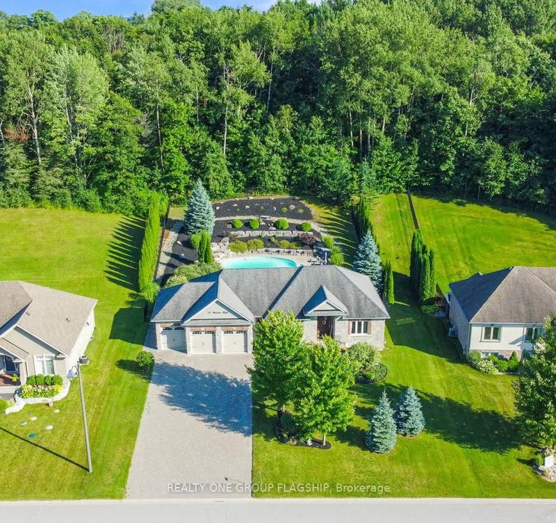 24 Wendat Tr, Springwater, L4M 6T4 | Image 3