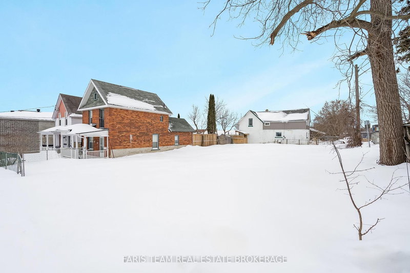 105 Matchedash St S, Orillia, L3V 4W9 | Image 3