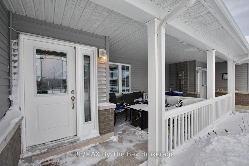 30 Ivy Cres, Wasaga Beach, L9Z 0H8 | Image 2