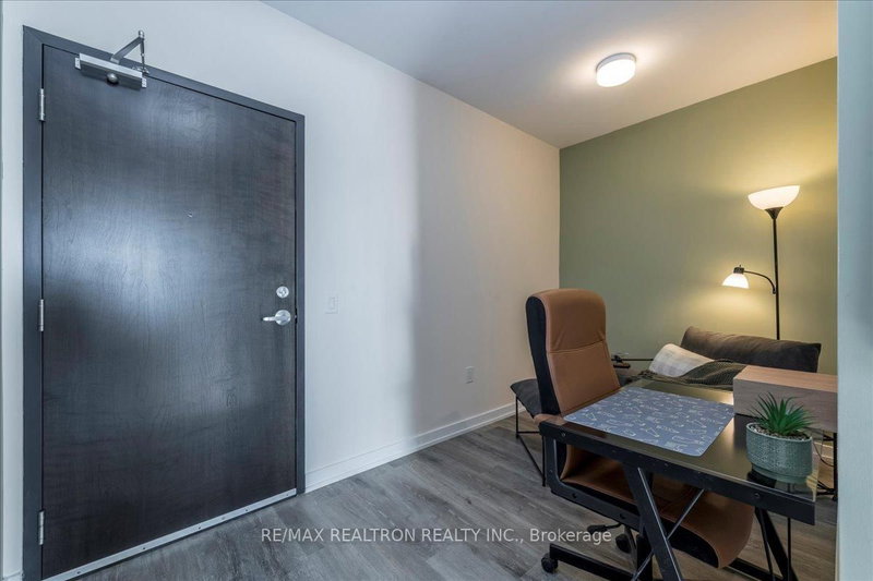 224 - 430 Essa Rd, Barrie, L9J 0M1 | Image 2