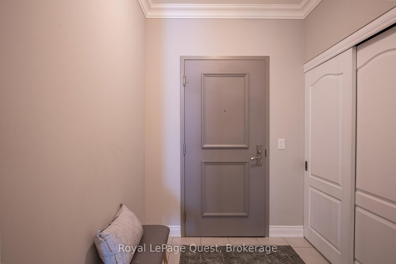 311 - 90 Orchard Pt, Orillia, L3V 8K4 | Image 3