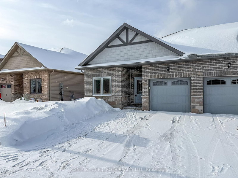 251 Lucy Lane, Orillia, L3V 0G3 | Image 2