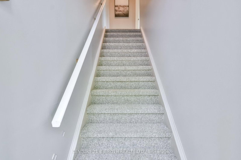 19 South St, Orillia, L3V 3T1 | Image 3