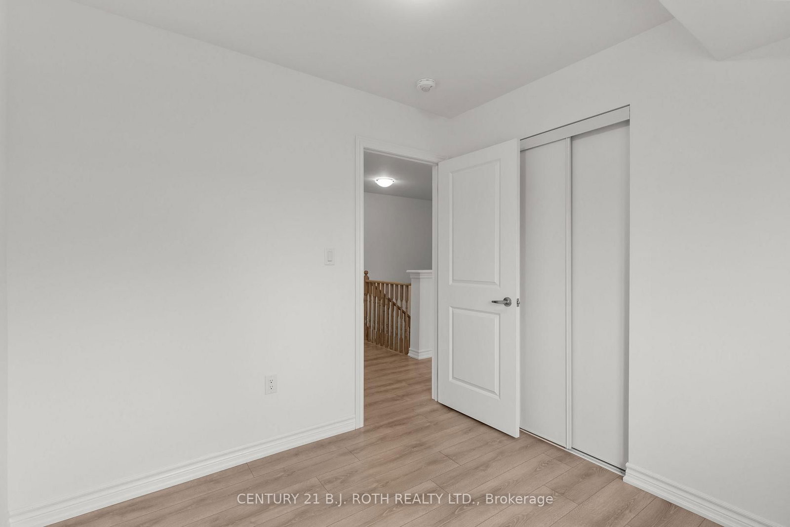 Townhouse for sale at 4-23 Hay Lane, Barrie, Ontario, L9J 0V6 - Innis-Shore - MLS: S12723892