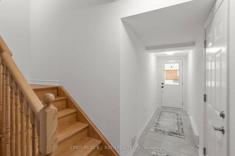 4 - 23 Hay Lane, Barrie, L9J 0V6 | Image 2