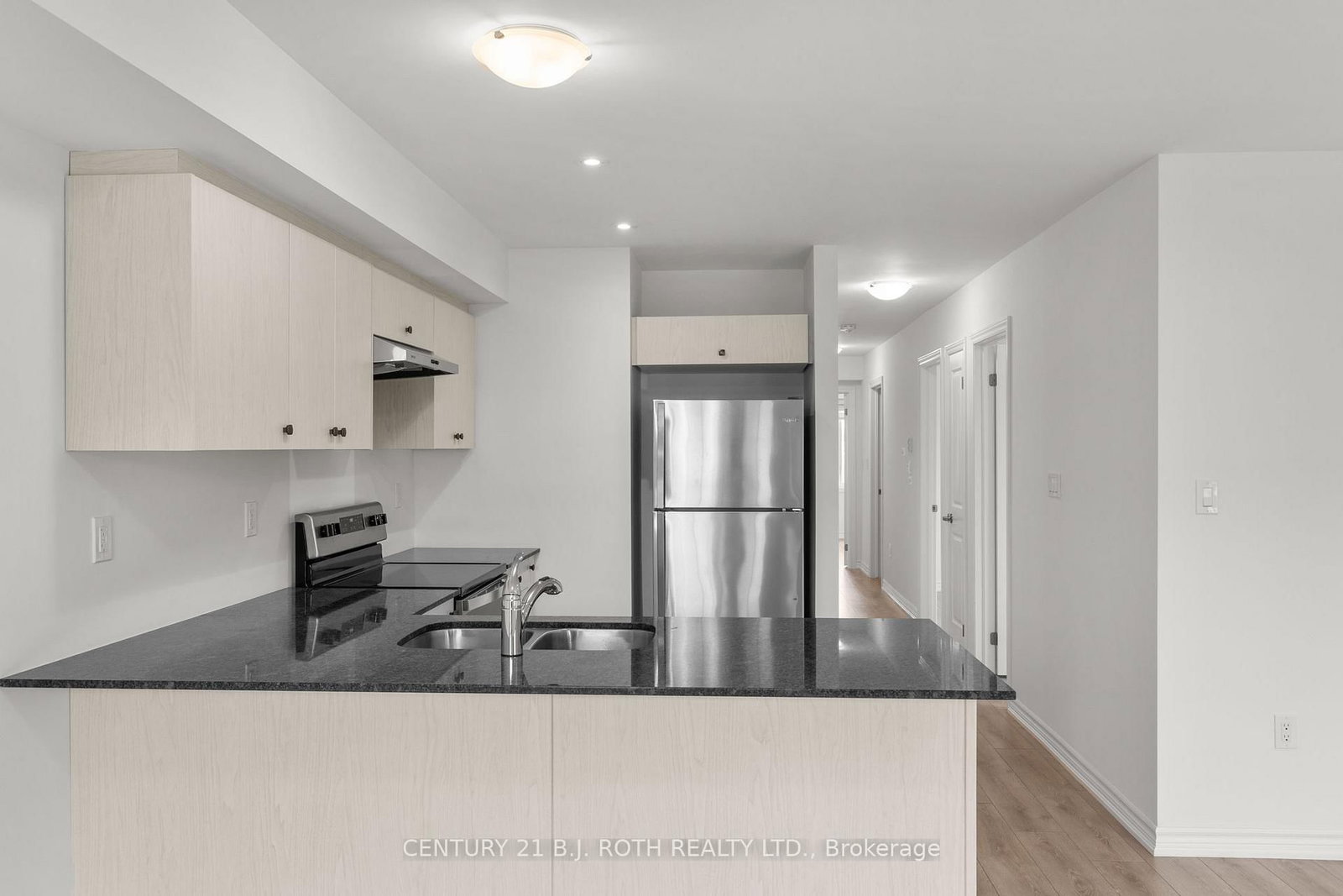 Townhouse for sale at 4-23 Hay Lane, Barrie, Ontario, L9J 0V6 - Innis-Shore - MLS: S12723892