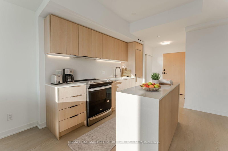 421 - 31 Huron St, Collingwood, L9Y 5T7 | Image 2